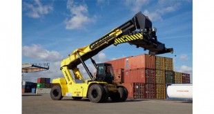Hyster receives GOOD DESIGN™ Award for efficiency and productivity enhancing stage IV ReachStacker