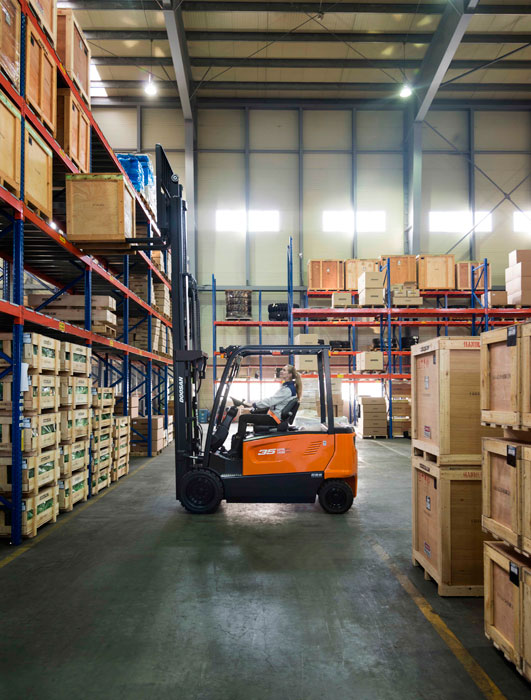 Doosan launch new electric 80-volt counter balance series forklift trucks 1