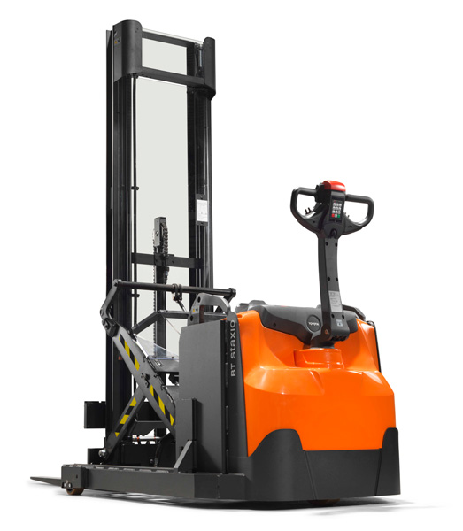 Save space with Staxio stackers from Toyota Material Handling 1