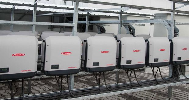 Schachinger optimises its logistics centre using photovoltaics and battery charging technology from Fronius