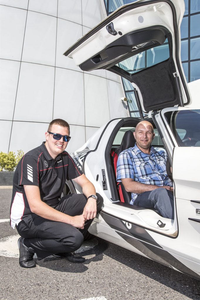 The hunt is on for Mercedes-Benz FleetBoard’s best drivers of 2016 1