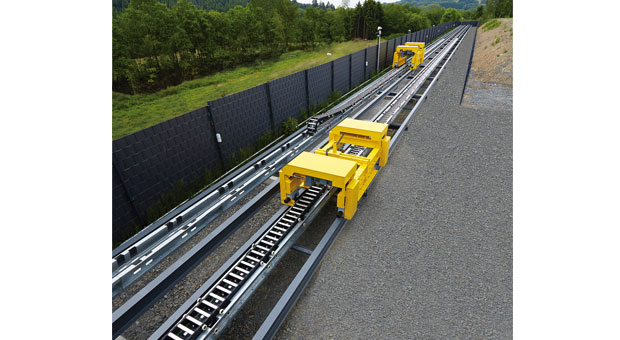 Testing cable carriers in realistic situations – KABELSCHLEPP Metool