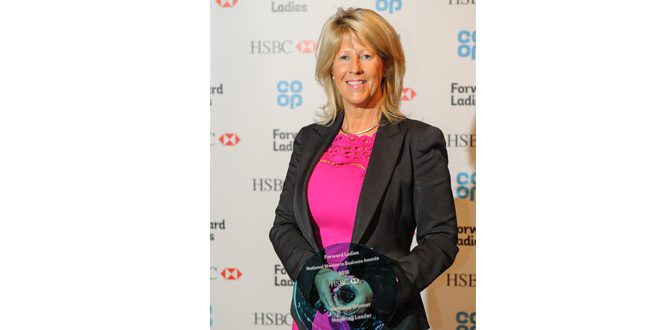 The Pink Link MD lifts Inspiring Leader of the Year Award