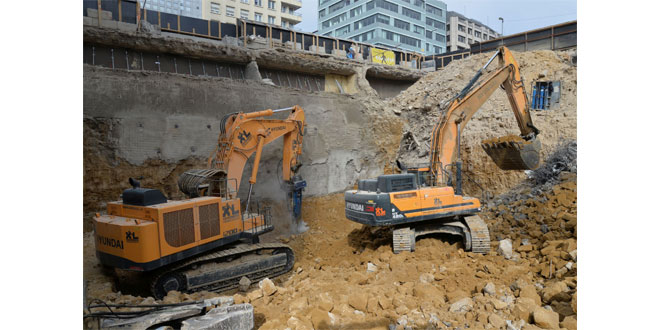 First Hyundai 120 Tonne Excavator put to work on a Major Demolition Project in Europe