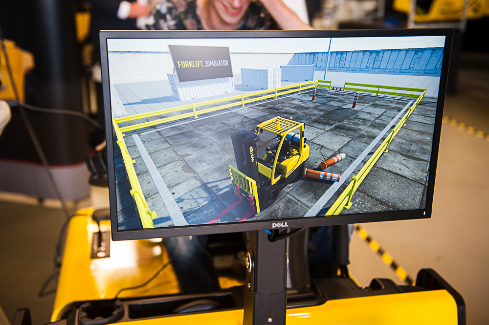 Hyster Simulator Training And Forklift Simulation A Match Made In The Warehouse Mhw Magazine