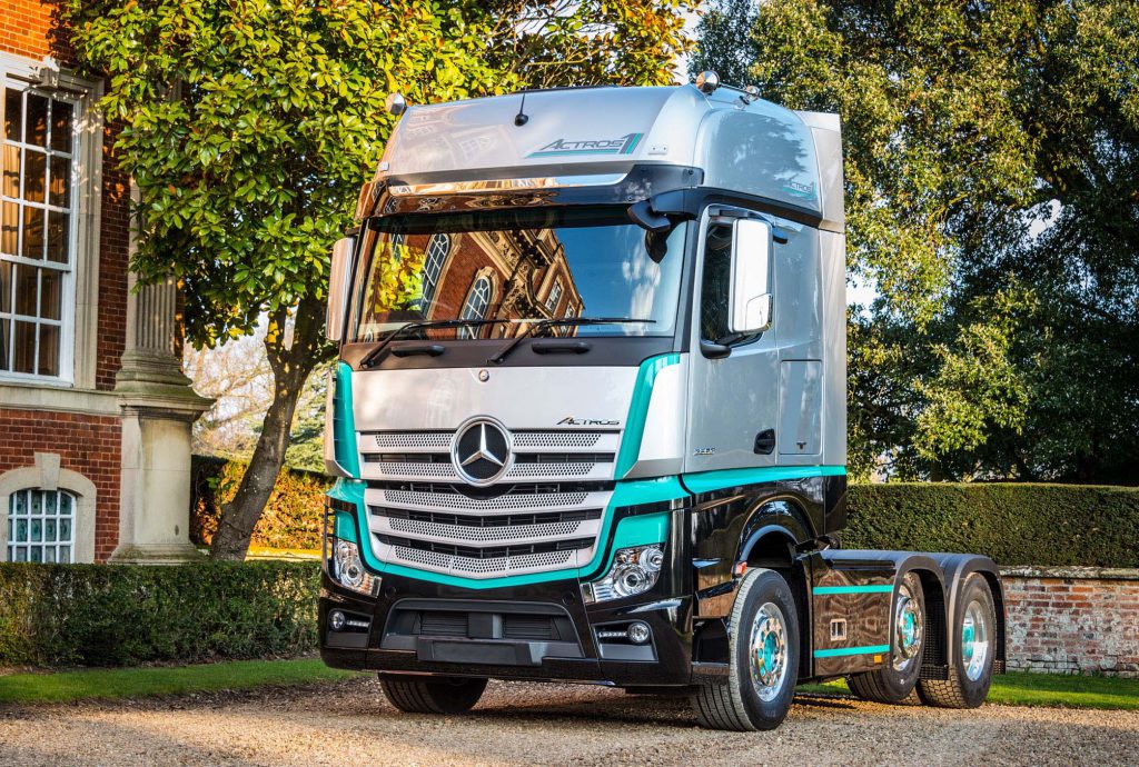 Actros1 showcases Mercedes-Benz Truck