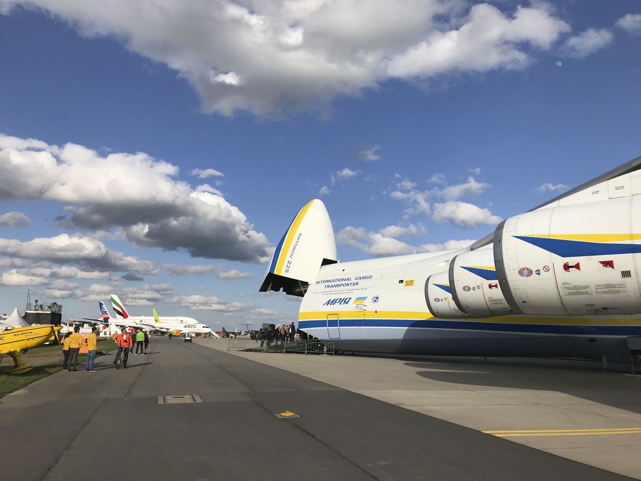 ANTONOV COMPANY LANDS WORLDS LARGEST AIRCRAFT IN BERLIN
