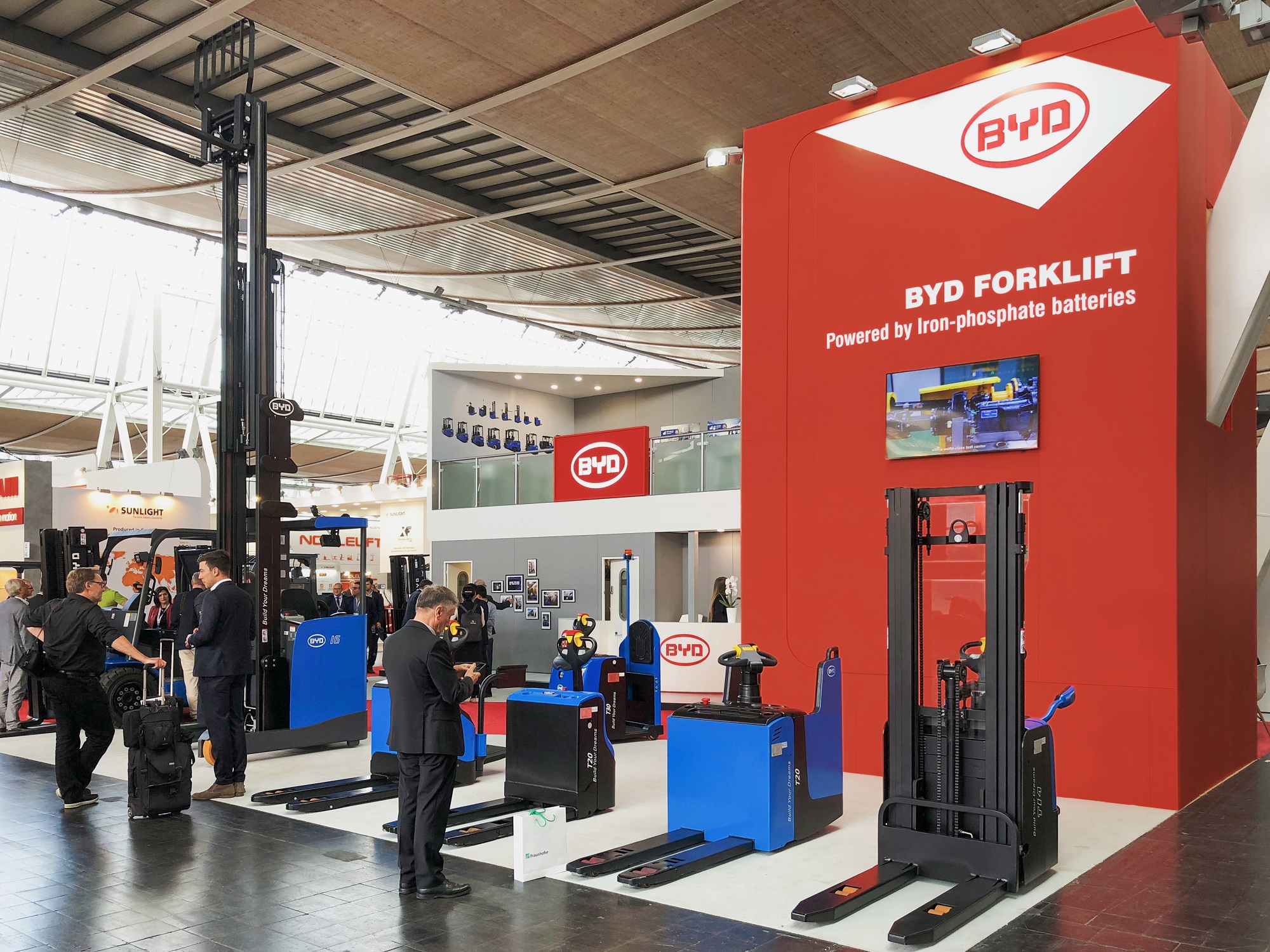 BYD demonstrates strength in depth in emissions free material handling