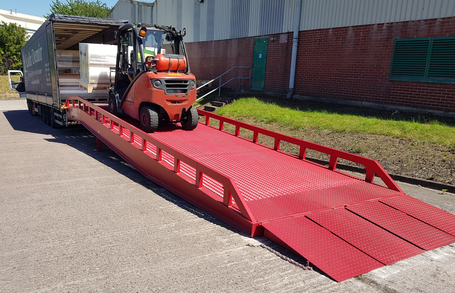 Multiplastics exchanges old loading ramp for new with cost-effective Thorworld swap plan