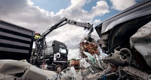 Hiab launches a renewed range of JONSERED recycling cranes