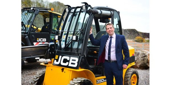 Machinery checks will improve site safety in the waste sector David Banks JCB