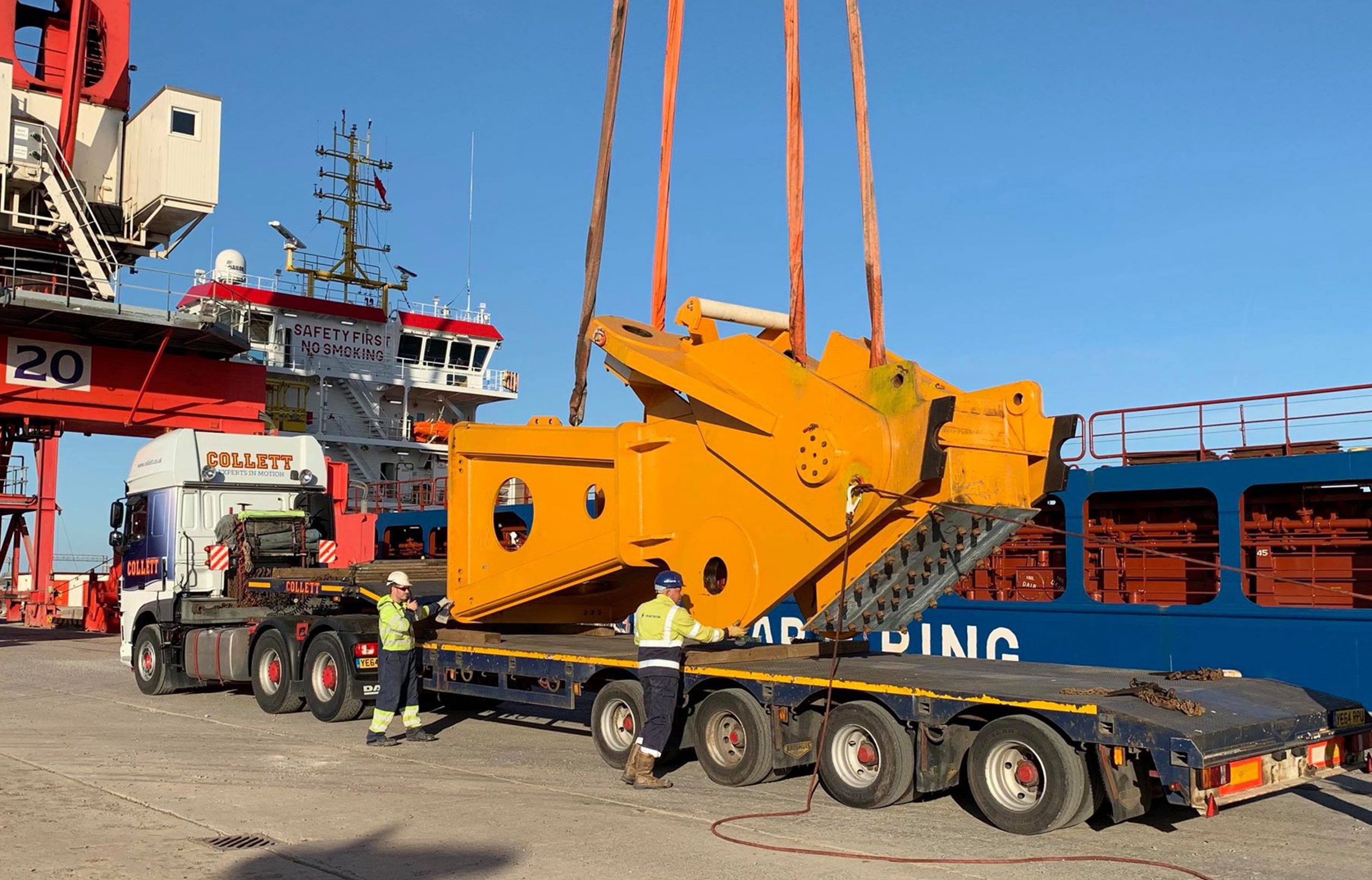 Collett Deliver the Worlds Largest Crane