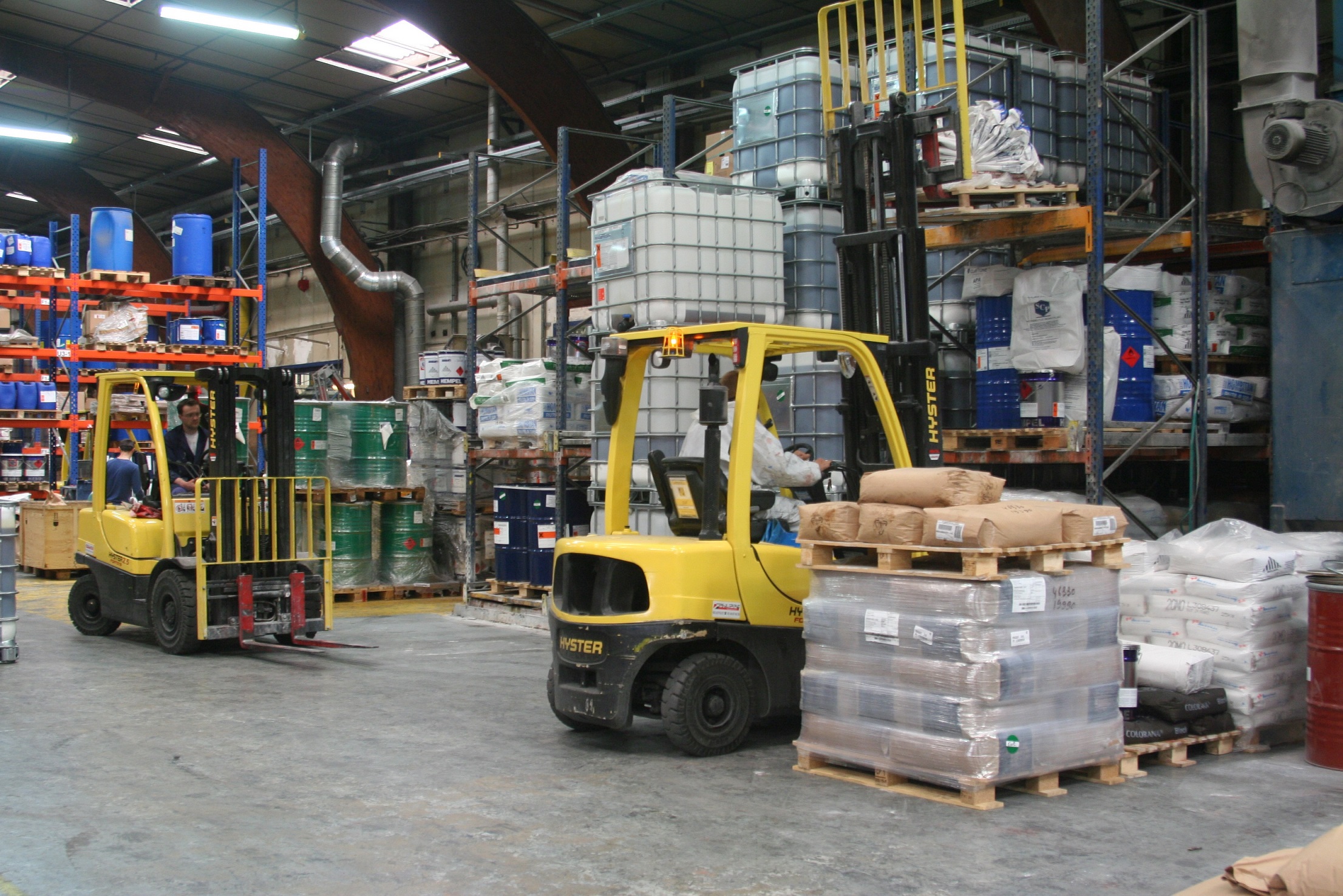 HYSTER EUROPE SAFELY HANDLING FLAMMABLE MATERIAL IN THE CHEMICAL SUPPLY CHAIN