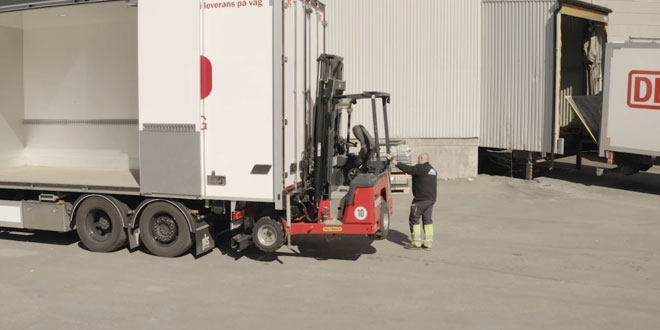 From one job to the next with Palfinger FLC 253 Truck Mounted Forklift