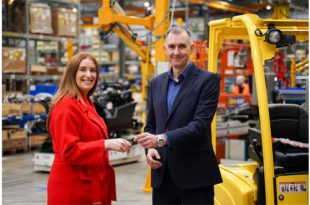Hyster donates 500 000th UK-made lift truck to FareShareHyster donates 500 000th UK-made lift truck to FareShare